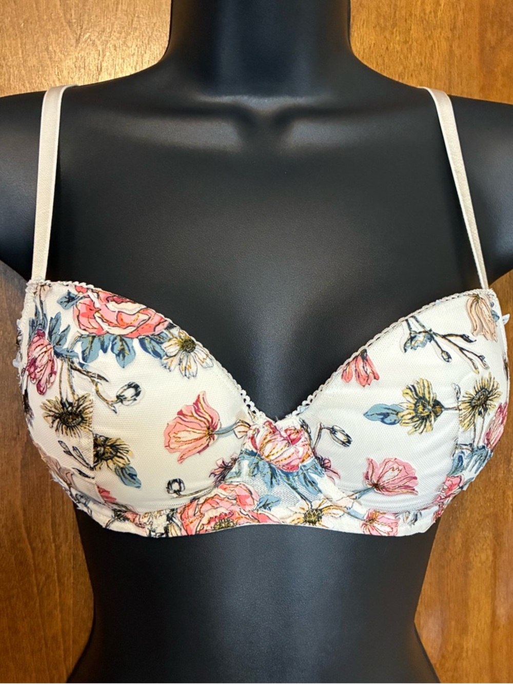 Victoria's Secret Ivory Embroidered Floral Underwire Demi Bra 32C